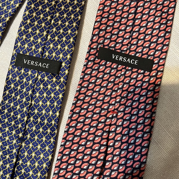 Versace Ties - Picture 4 of 7